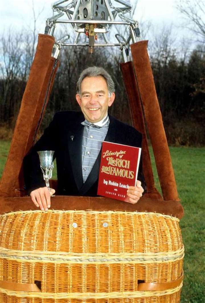 'Lifestyles of the Rich and Famous' Host Robin Leach Dead at 76