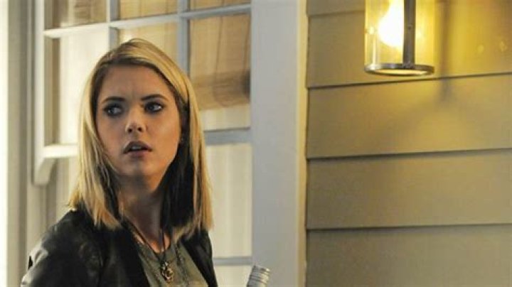 'Pretty Little Liars' Hanna's Drinking Finally Caught Up To Her & She Gave 