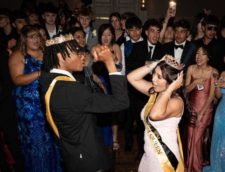 10 Celebrity Prom Pictures From Way Back in the Day That Will Amaze You