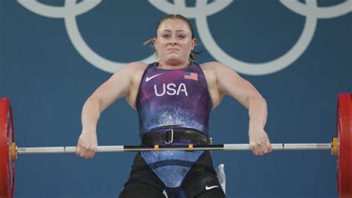 12 Best Female Weightlifters of all Time [2024 Update]