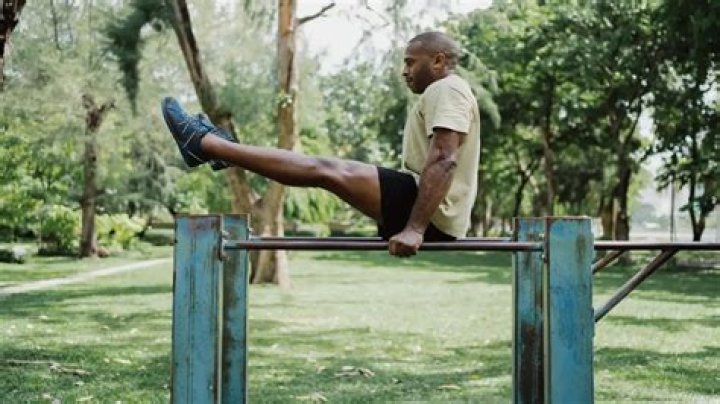 15 Best Dip Bars to Upgrade You Upper Body Strength Exercises