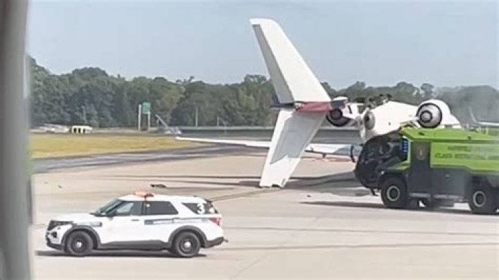 2 dead after small jet hits vehicle while landing on Florida interstate, officials say