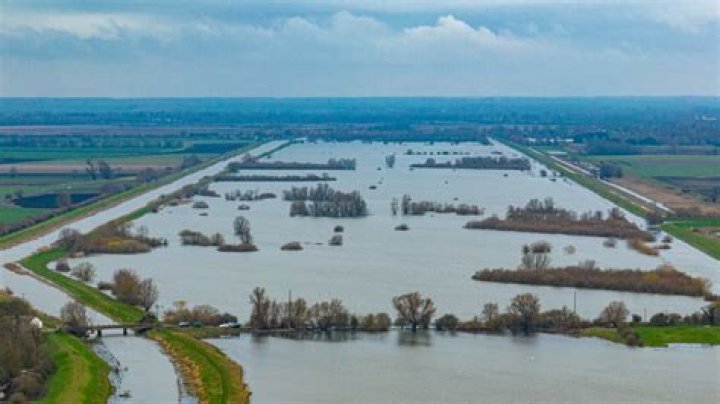 28 flood warnings and alerts as thunderstorms, hail and heavy rain set to batter Britain today