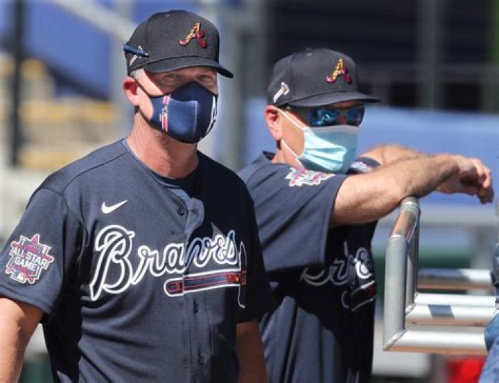 3-time NL East champ Braves extend manager Snitker thru 2023