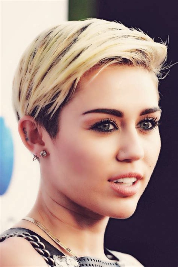 39 Top Miley Cyrus Hairstyles and Haircuts: From Long to Short Hair