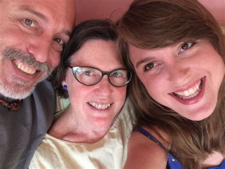 9 Tips For Living With Your Parents As An Adult, From People Who Have Been There
