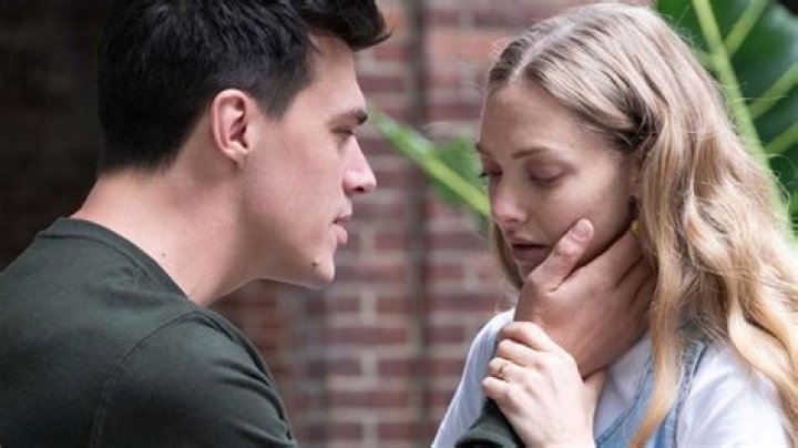 A Mouthful of Air Ending Explained: Will Julie Survive her Depression?