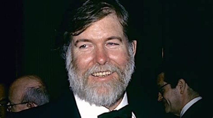 Aaron Latham, who was he? Leslie Stahl’s husband, the screenwriter for Urban Cowboy, passed away at the age of 77.