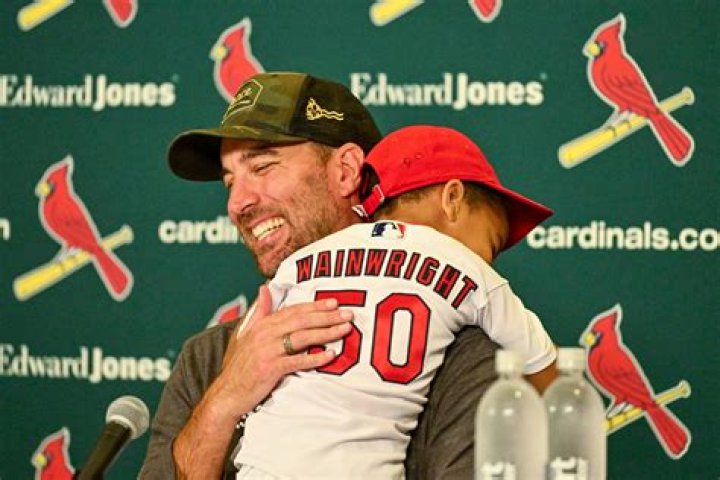 Adam Wainwright’s other family negotiation has nothing to do with St. Louis Cardinals