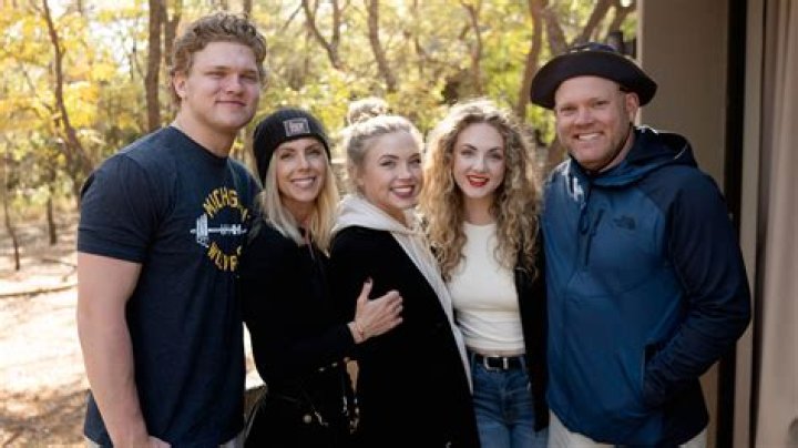 Aidan Hutchinson Bio: NFL, Girlfriend & More!