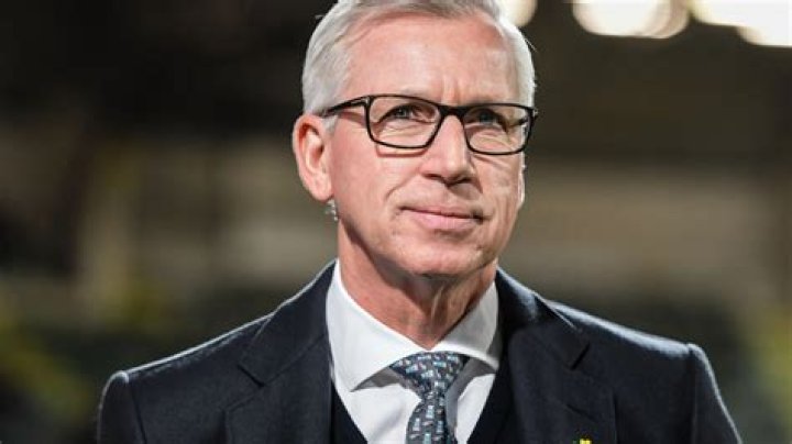Alan Pardew makes shock career move with former West Ham boss to form part of ‘unlikely double act’