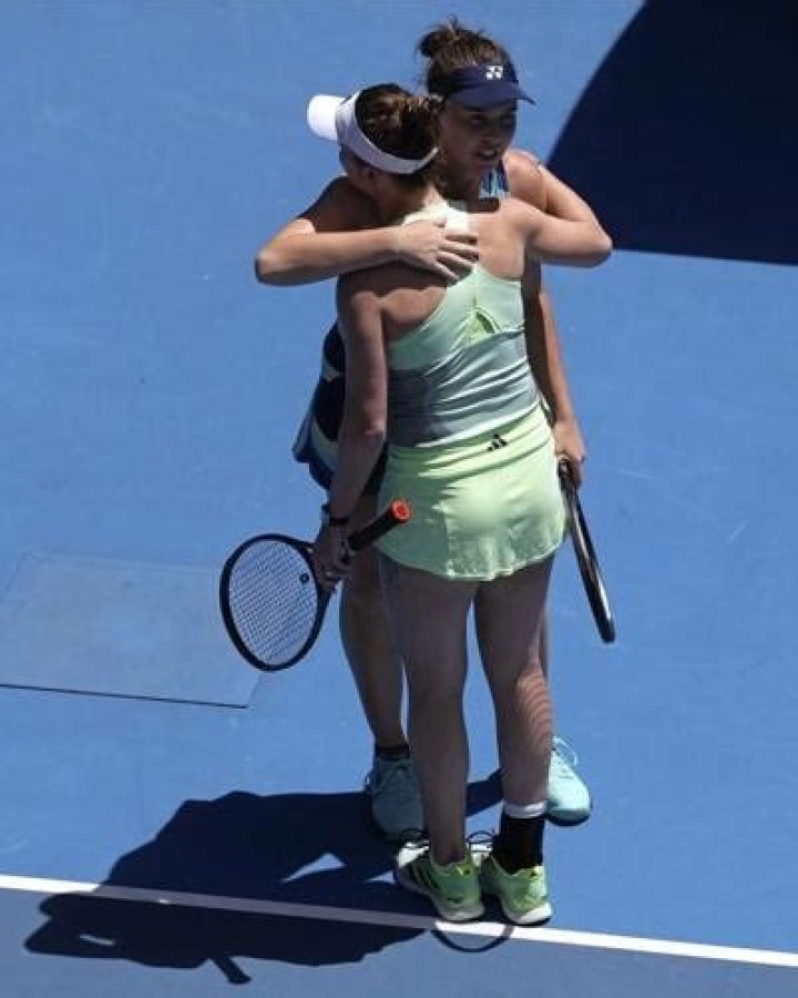 Alcaraz sets up Australian Open quarterfinal against Zverev. Four first-timers into women’s last 8
