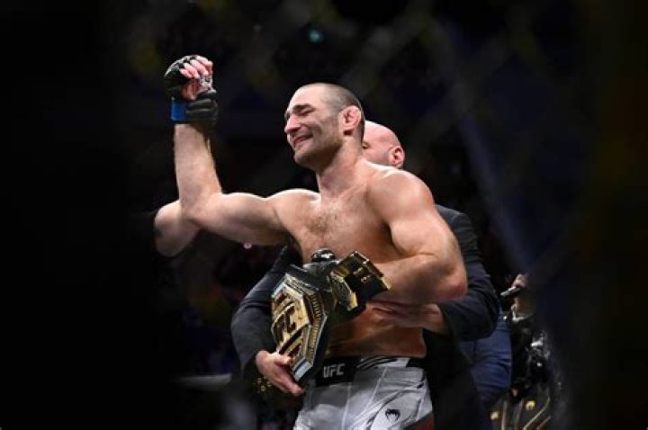 Andrew Tate calls out former UFC Champion Sean Strickland for hating him but copying everything he teaches