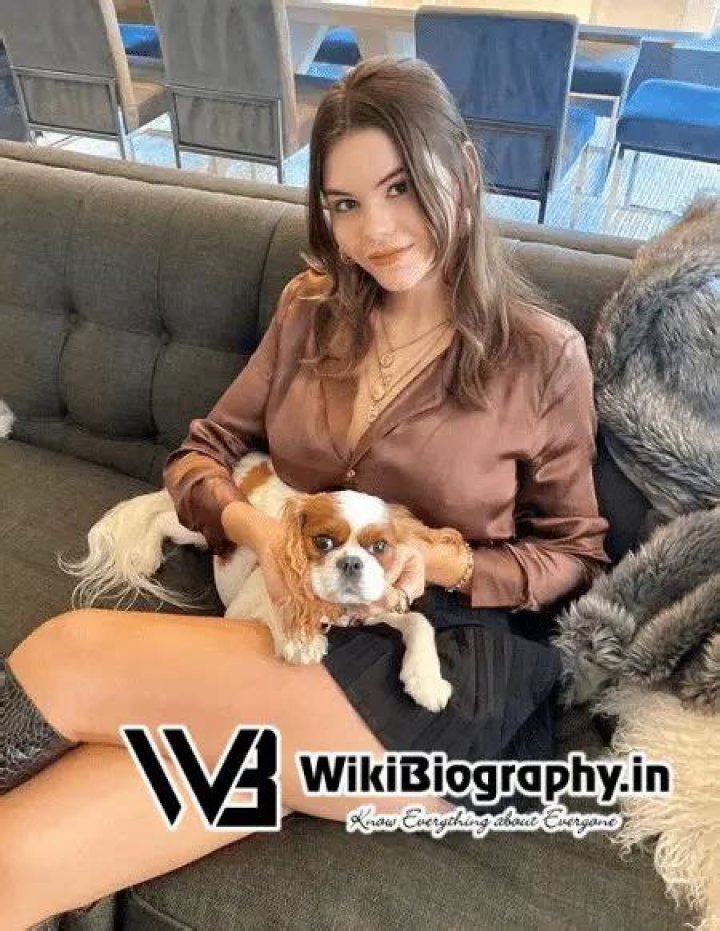 Ashley Tervort: Wiki, Bio, Age, Height, Family, Boyfriend, Net Worth