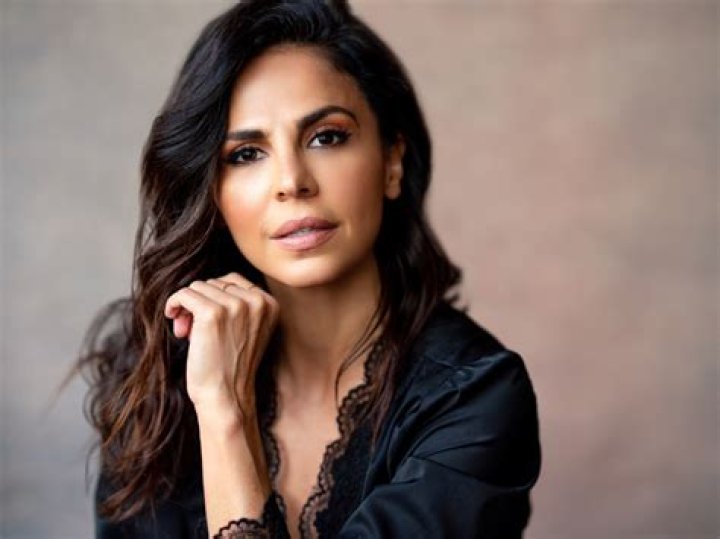 Azita Ghanizada (Actress) Wiki, Biography, Age, Boyfriend, Family, Facts and More