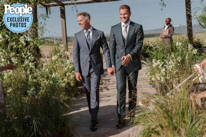 Bachelor fans react to the news that Colton Underwood has come out as gay