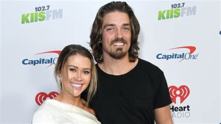 Bachelor in Paradise’s Dean Unglert and Caelynn Miller-Keyes adopt senior dog Alastor Moody