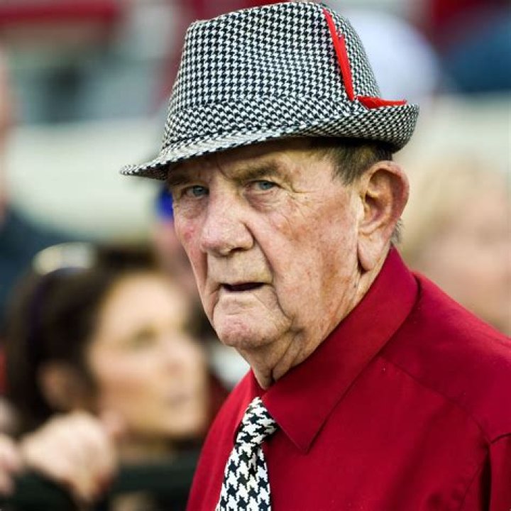 Bear Bryant: Coaching & Controversies [2023 Update]