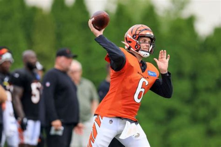 Bengals’ Joe Burrow still healing, no timetable for return