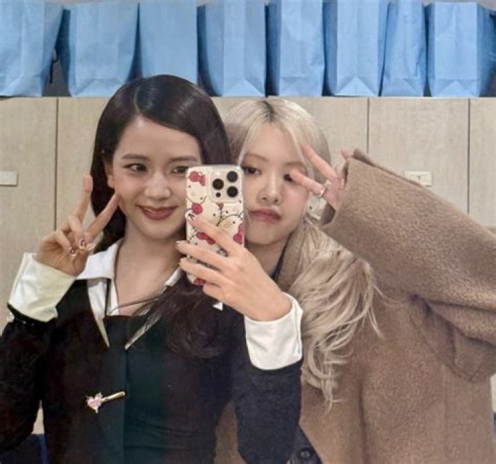 BLACKPINK members Rosé and Jisoo show support for Jennie's collaboration with Zico on SPOT; see PICS