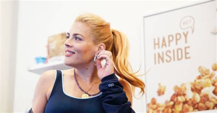 Busy Philipps’ Social Media Tips Show The Importance Of Taking A Gut Check