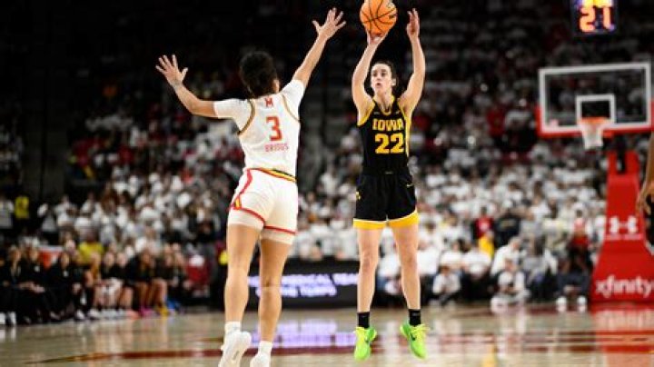 Caitlin Clark and Iowa back up to No. 2 in AP Top 25 women’s poll; South Carolina a unanimous No. 1