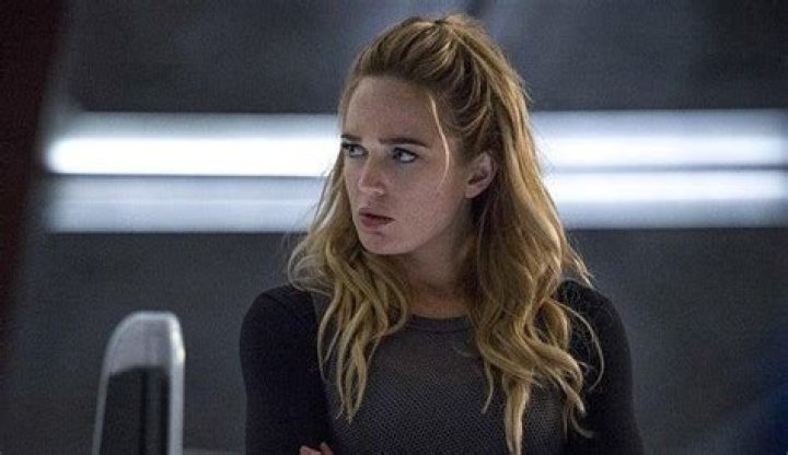 Caity Lotz Reveals What She Doesn’t Like About Filming Arrowverse Sex Scenes
