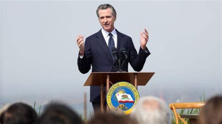 California Gov. Newsom signs law to slowly raise health care workers’ minimum wage to $25 per hour
