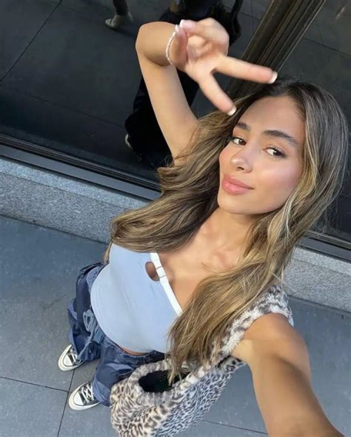 Carolina Samani Nude: Exploring The Journey And Impact Of A Rising Star