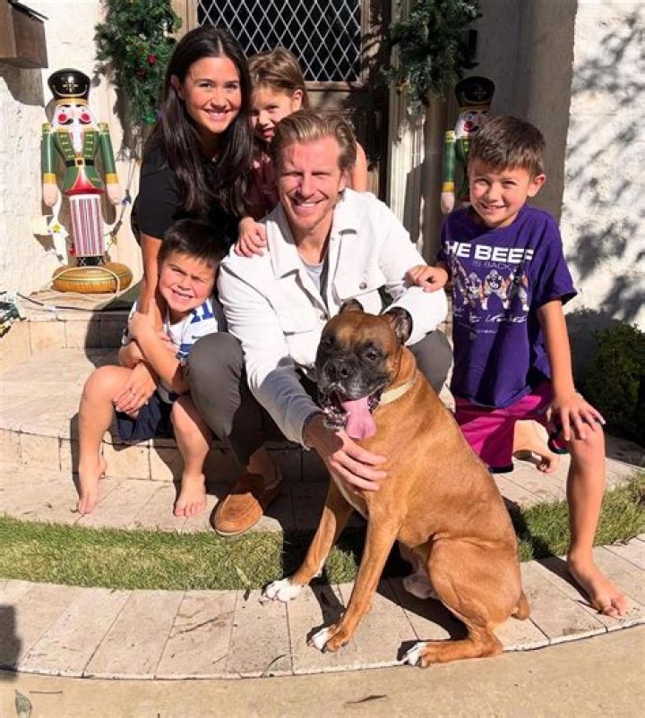 Catherine Giudici shares ‘real-life’ family photo, gushes over husband Sean Lowe’s church sermon