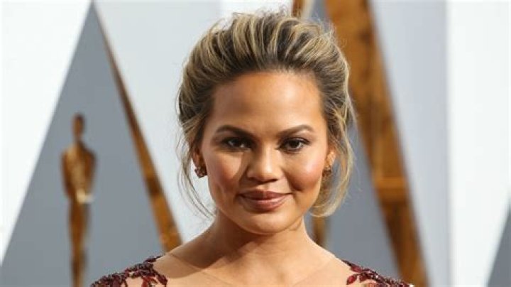 Chrissy Teigen Wiki, Age, Height, Family, Husband, Net Worth, Biography & More