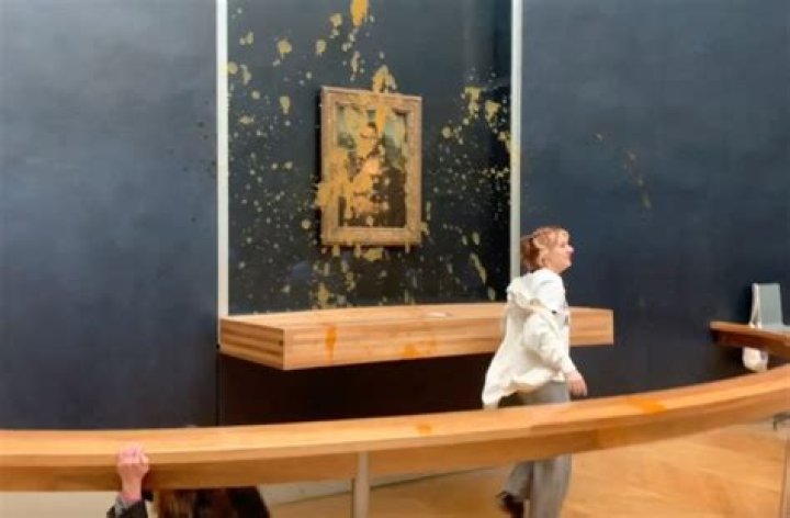 Climate activists throw soup at glass protecting Mona Lisa as farmers’ protests continue