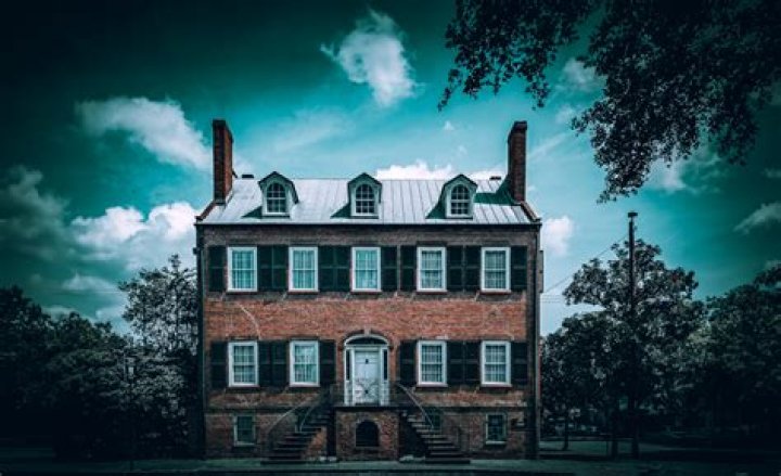Col. Davenport House haunted history