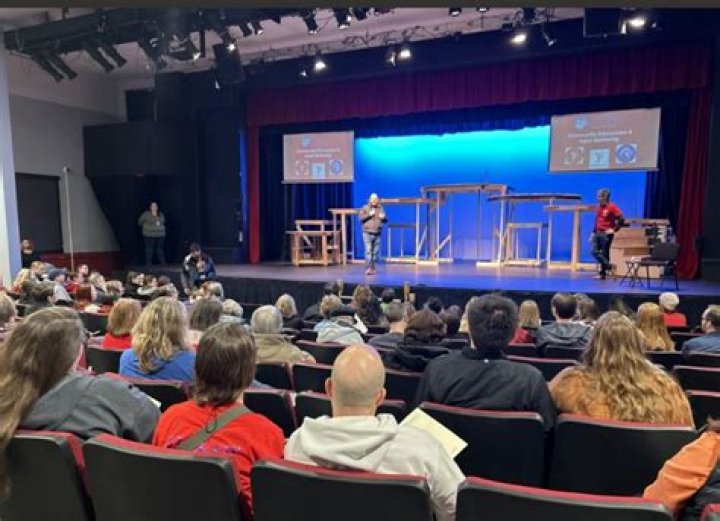 Community gives input to future of Davenport Junior Theatre