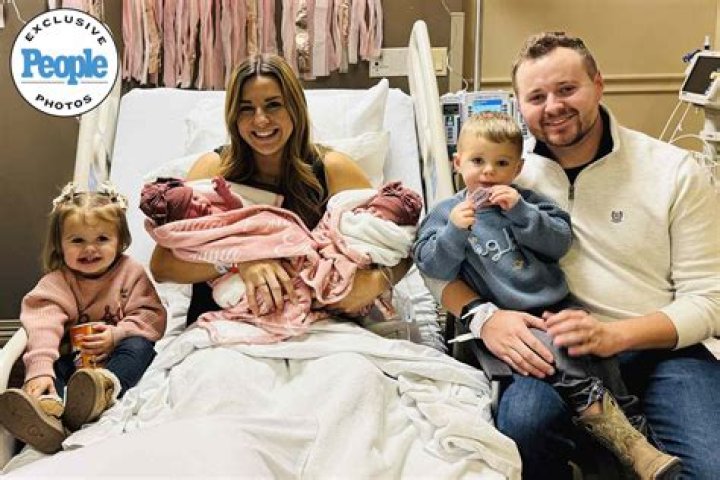 Counting On fans want Jessa Duggar to fix up Jana Duggar like she did for Jinger