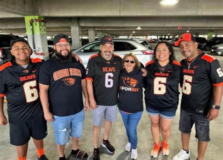 Damien Martinez Parents: Meet Mother Samantha Martinez And Father