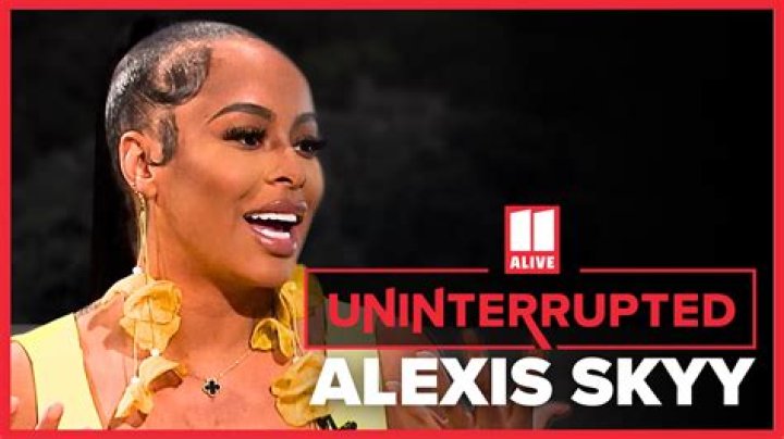 ‘Damm Thickness’: Alexis Skyy Flashes Her Cheeks and Leaves Fans Tongue-Wagging