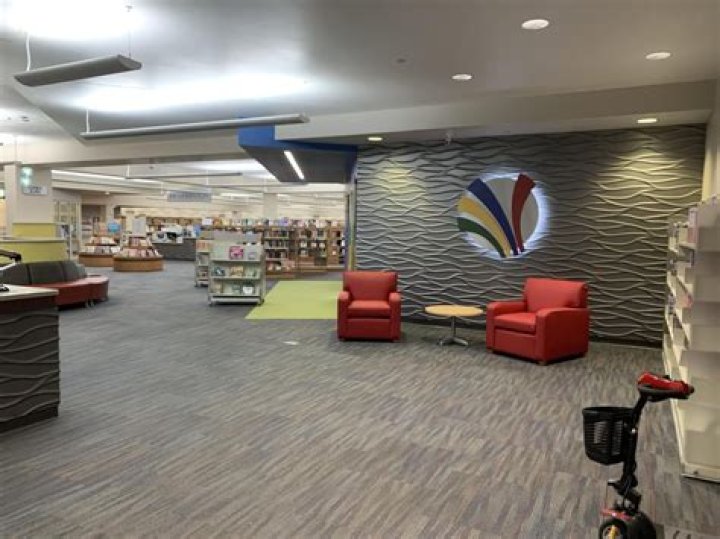 David G Smith playing Brown Bag Lunch at Bettendorf Public Library