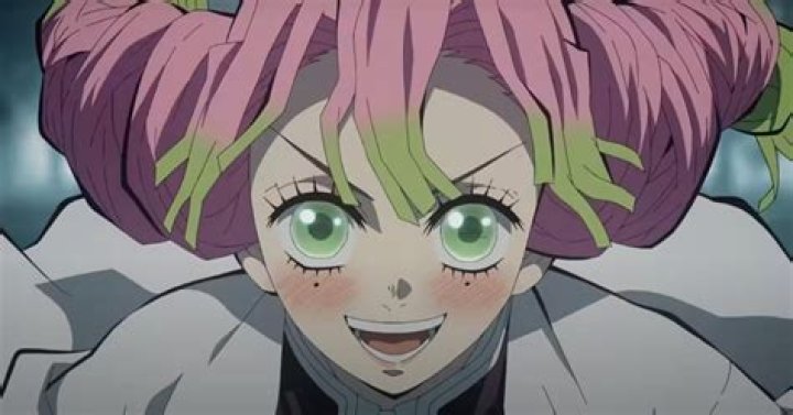 Demon Slayer Cosplay Gives Mitsuri a Lovely Makeover