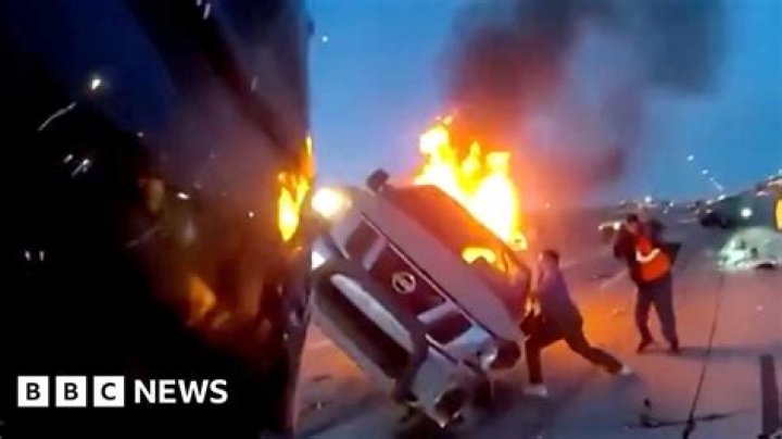 Des Moines police rescue passenger from burning car after chase, driver arrested