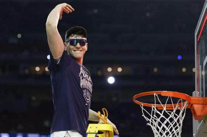 Donovan Clingan’s Wiki: Who Are His Parents? Basketball Player Relationships Explore