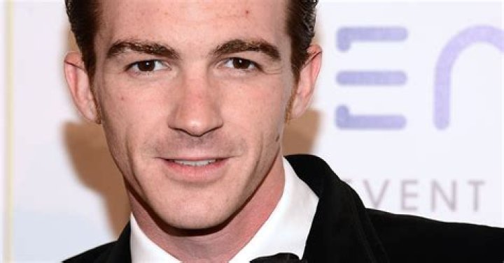 Drake Bell Wished Death on a Belieber & His Explanation Proves His Justin Bieber Feud Must End