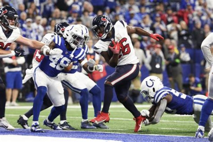 Dropped 4th-down pass costly as Colts squander playoff chance with 23-19 loss to Texans
