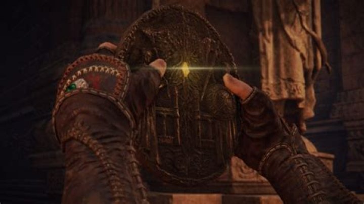 Elden Ring: Where to Find Both Dectus Medallion Halves
