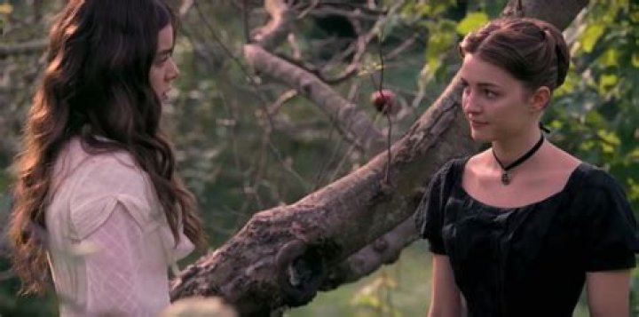 Emily Dickinson & Sue Gilbert’s Relationship In 'Dickinson' Is As Complicated As It Was IRL