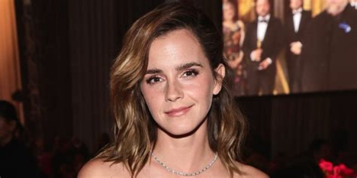 Emma Watson Topless: A Comprehensive Look At The Impact And Controversy