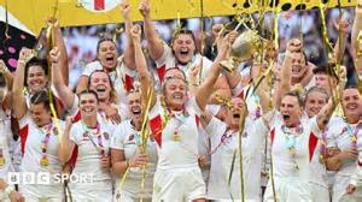 England skipper Sarah Hunter loses her shorts in hilarious fashion as Red Roses book semi-final spot
