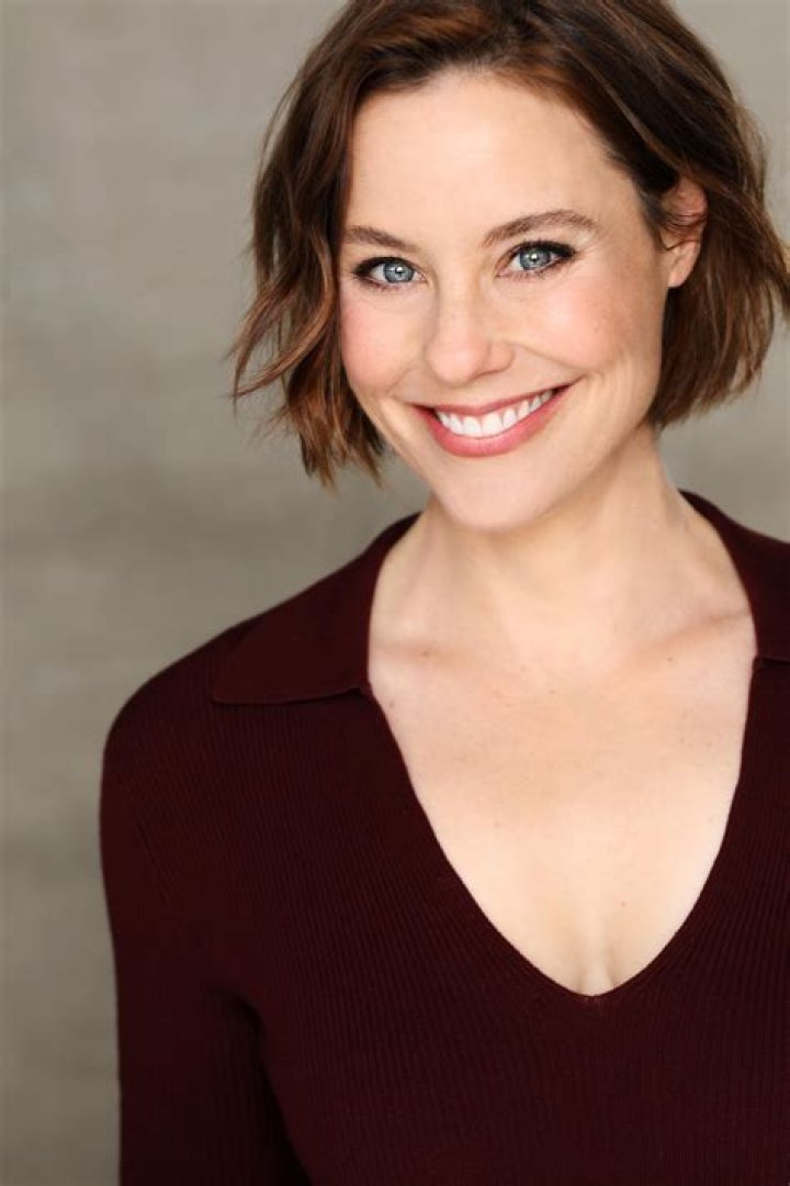 Erin Krakow (Actress) Wiki, Biography, Age, Boyfriend, Family, Facts and More