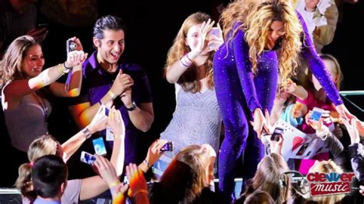 Fan Slaps Beyonce on the Butt During Mrs. Carter Show in Denmark
