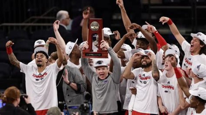 FAU holds off Nowell and K-State to reach 1st Final Four